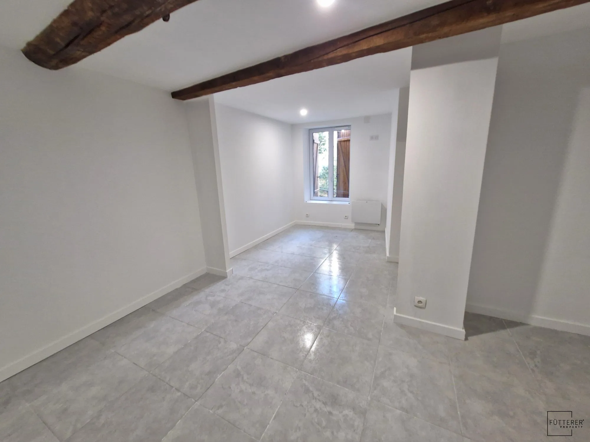 Maison mitoyenne à vendre à Ouveillan – 103 m², 3 chambres, rénovée et moderne 