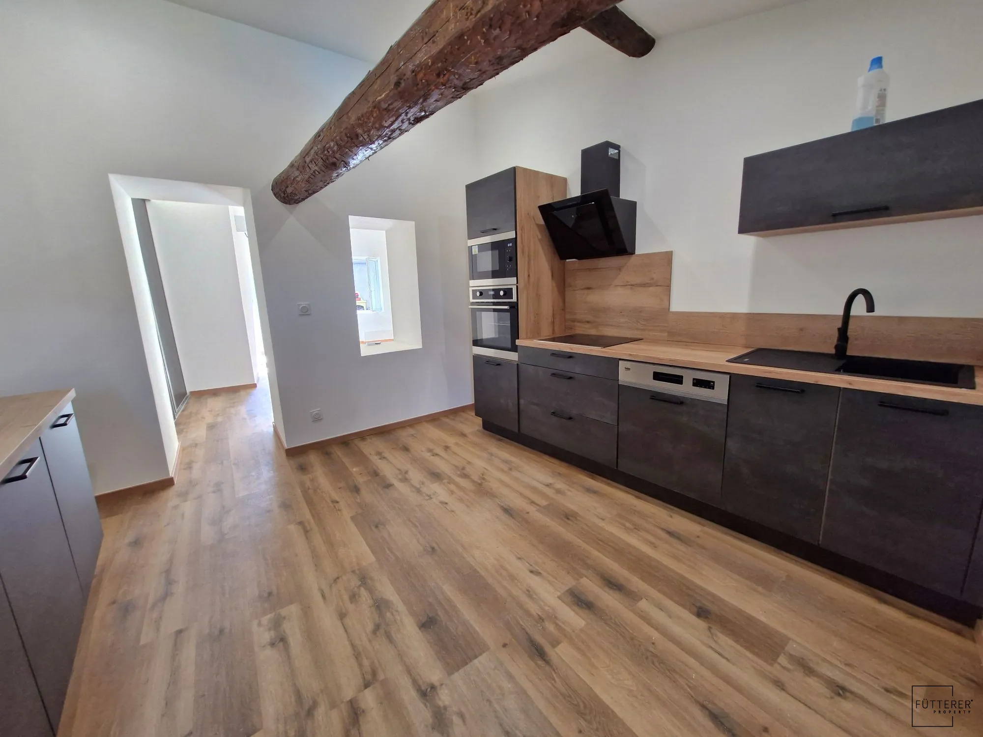 Maison mitoyenne à vendre à Ouveillan – 103 m², 3 chambres, rénovée et moderne 