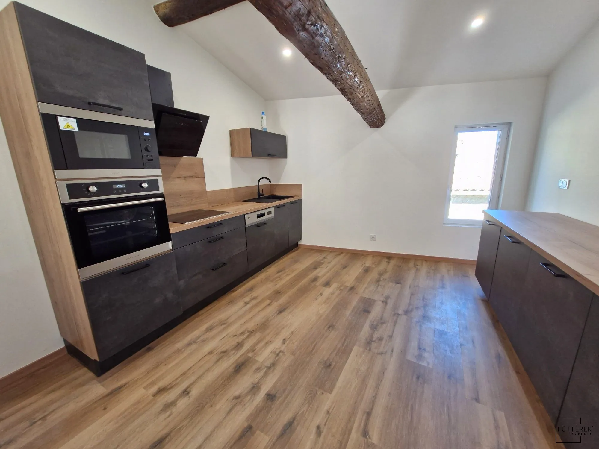 Maison mitoyenne à vendre à Ouveillan – 103 m², 3 chambres, rénovée et moderne 