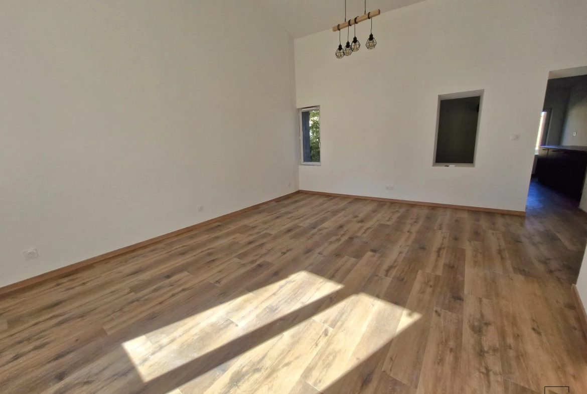 Maison mitoyenne à vendre à Ouveillan – 103 m², 3 chambres, rénovée et moderne 