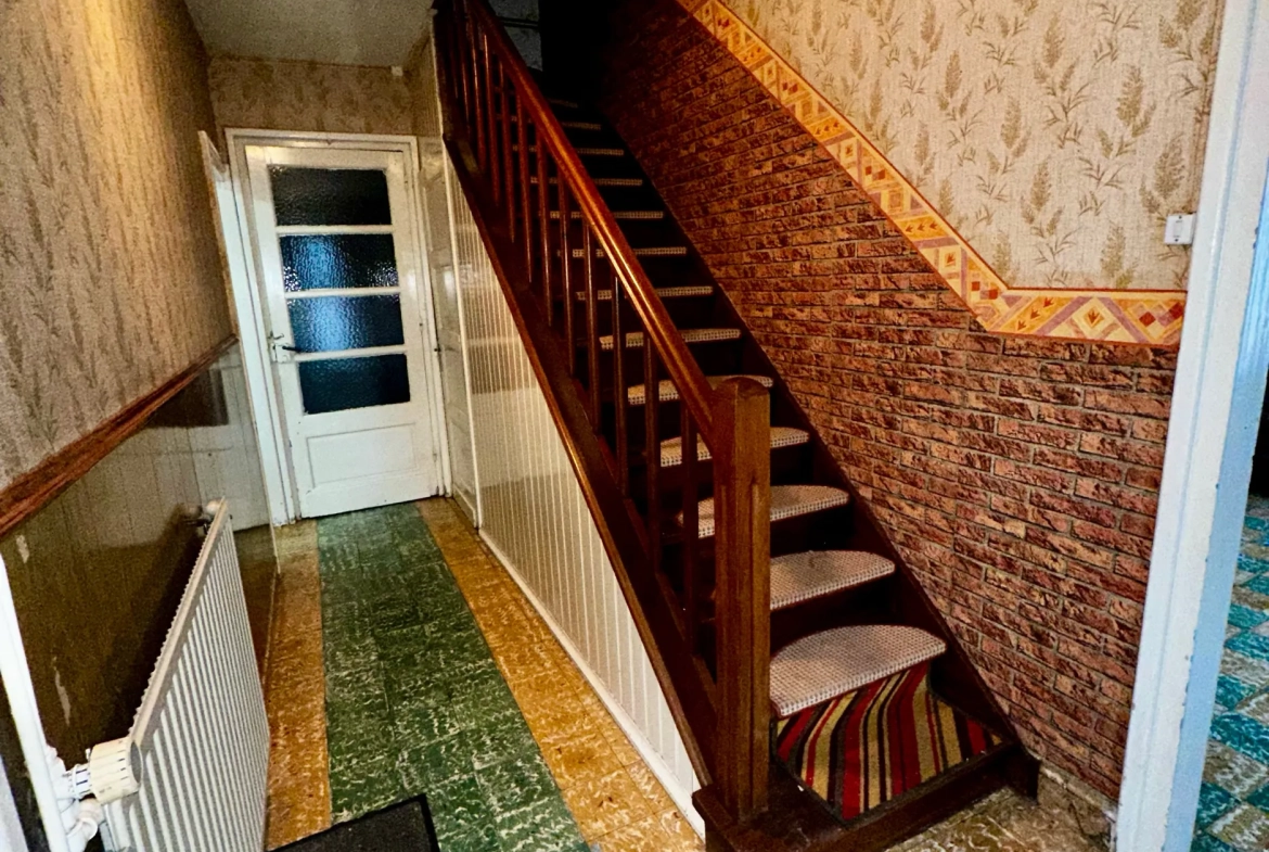 Maison semi-individuelle à rénover à Marquette-en-Ostrevant - Opportunité à saisir 