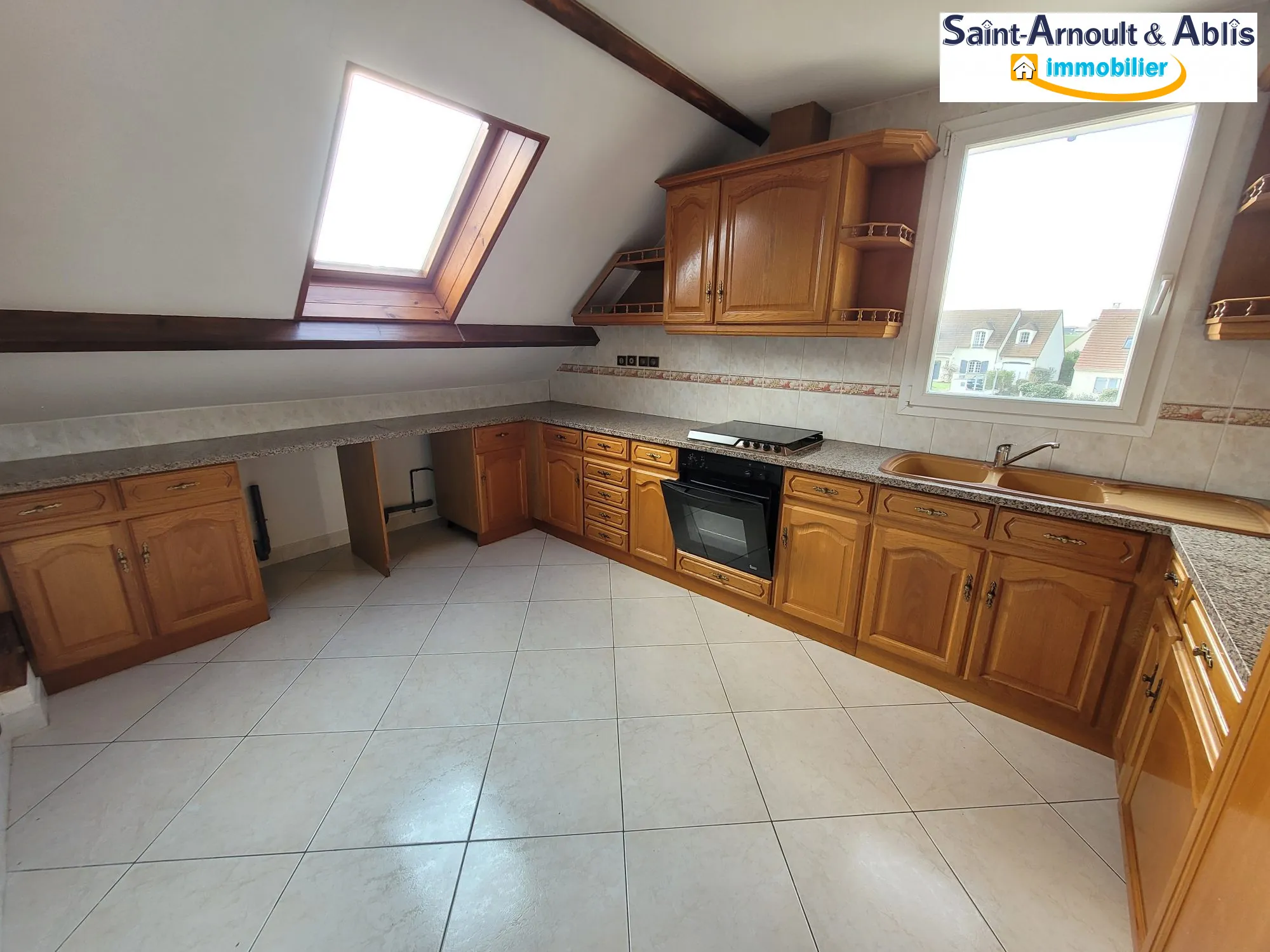 Vente d'un appartement F3 à Sainte-Mesme - 73 m², parking, résidence sécurisée 
