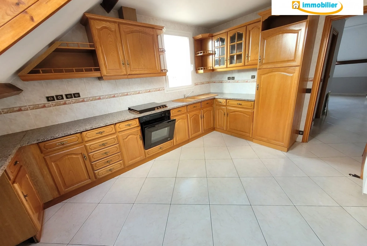 Vente d'un appartement F3 à Sainte-Mesme - 73 m², parking, résidence sécurisée 