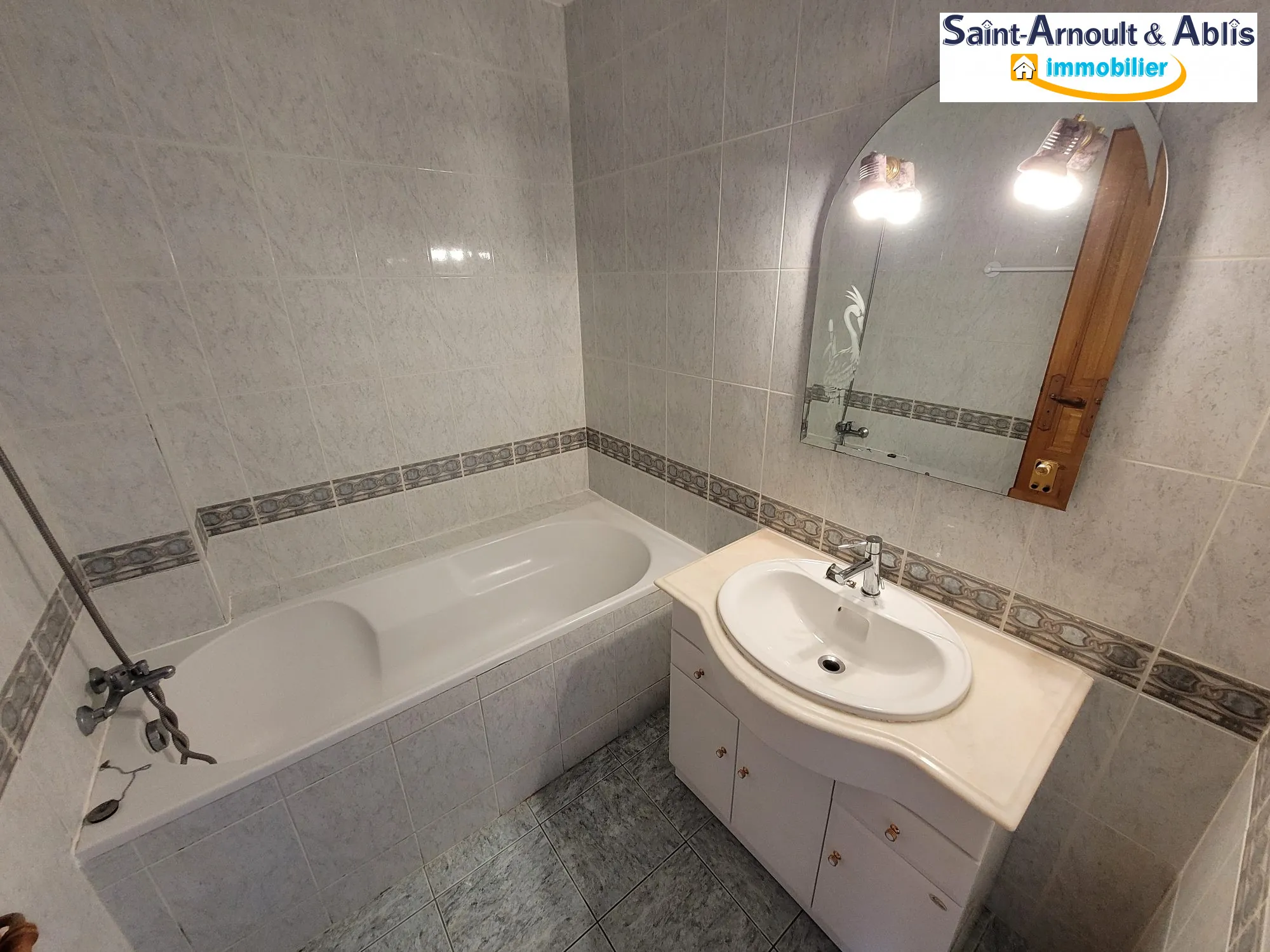 Vente d'un appartement F3 à Sainte-Mesme - 73 m², parking, résidence sécurisée 