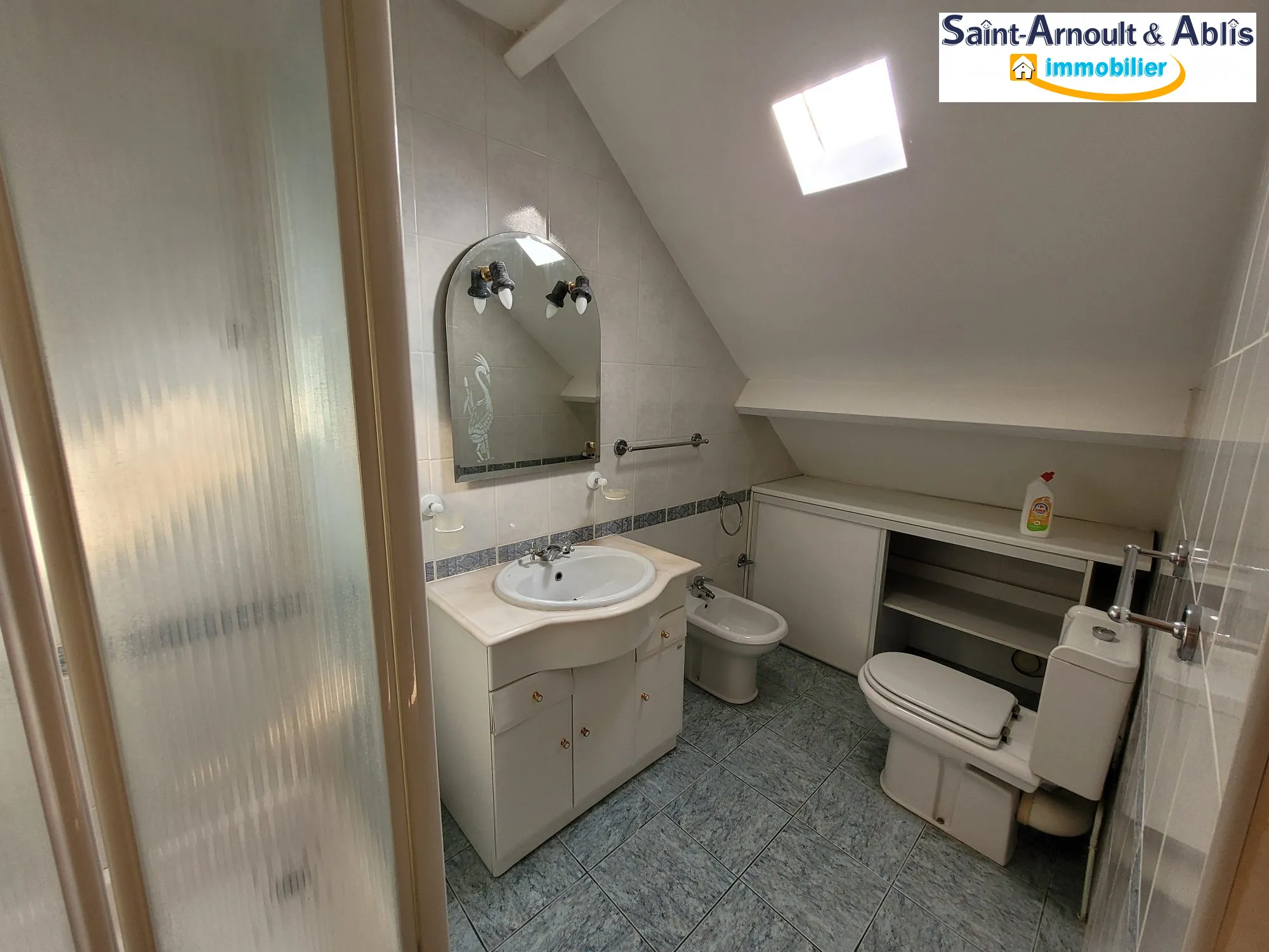 Vente d'un appartement F3 à Sainte-Mesme - 73 m², parking, résidence sécurisée 