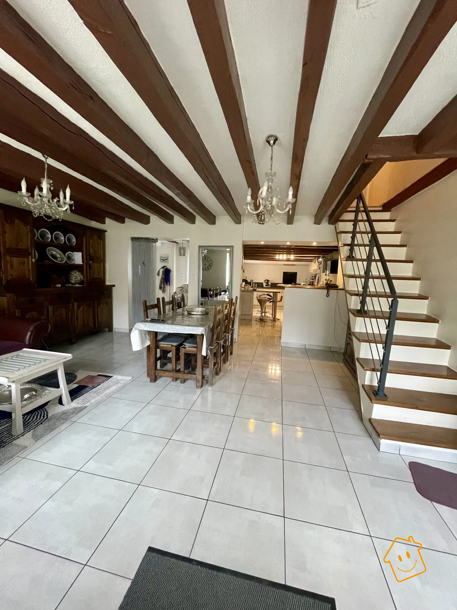 Maison de bourg à Bourges avec 3 chambres, terrasse et garage - Investissez dans une belle propriété 
