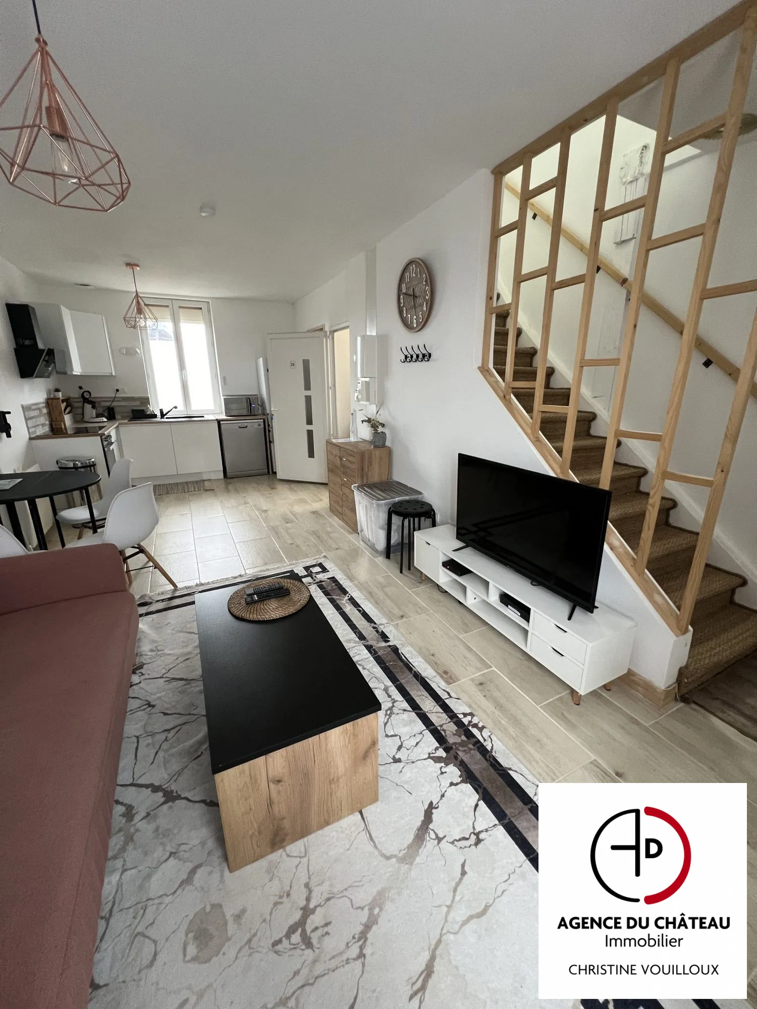 Maison ancienne divisée en 3 appartements avec jardin à Villemurlin 
