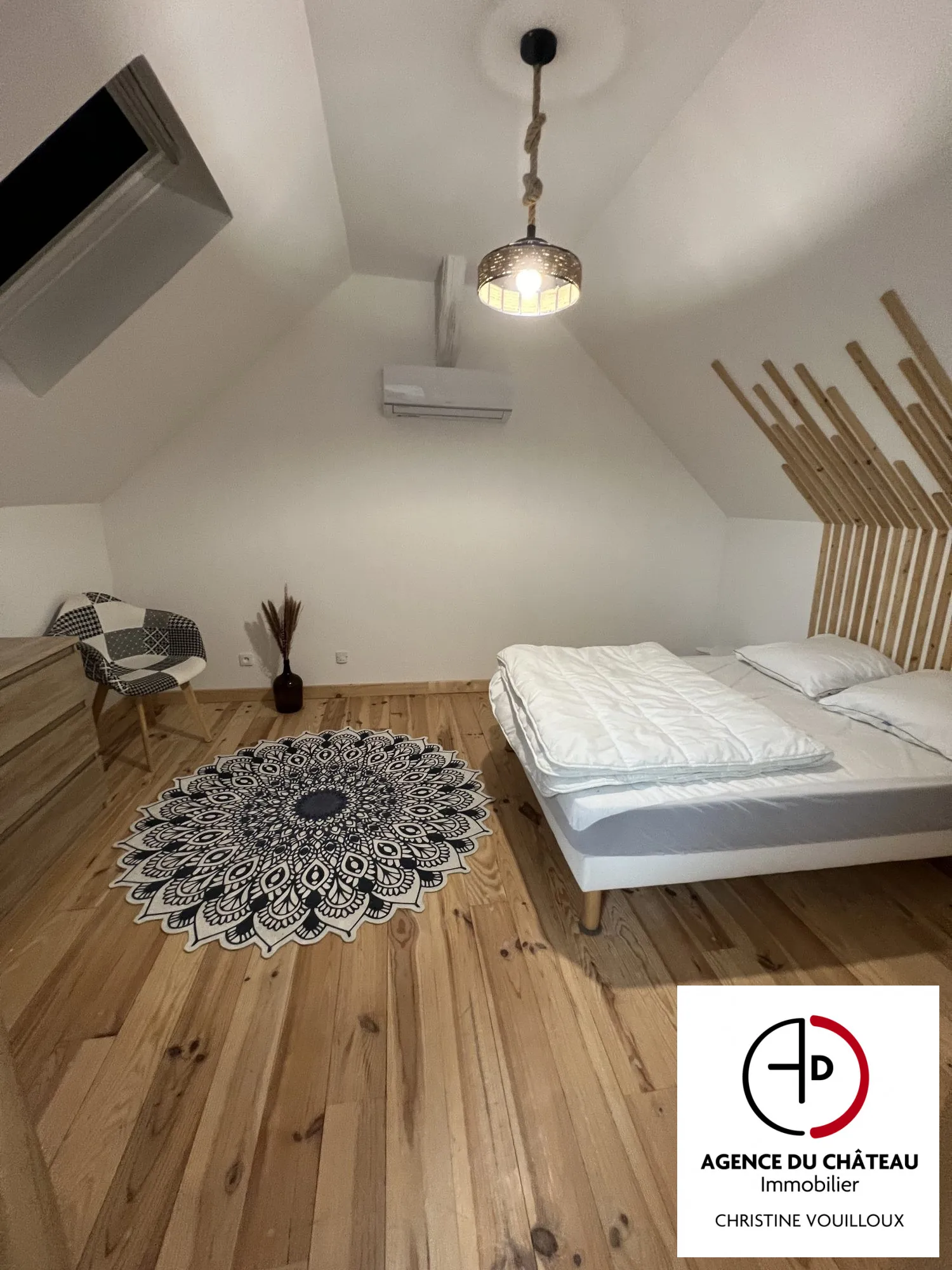Maison ancienne divisée en 3 appartements avec jardin à Villemurlin 