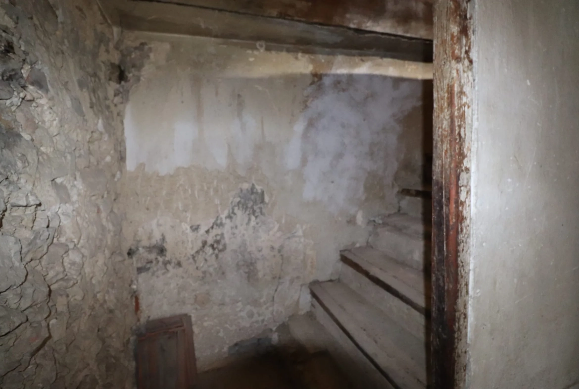 Appartement à rénover de 60 m² à Castellar - Opportunité à saisir 