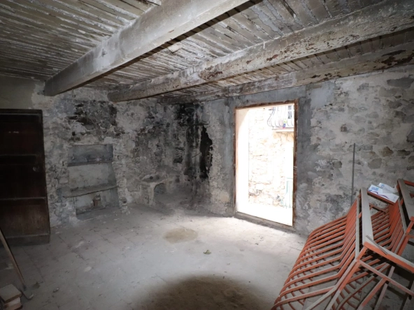 Appartement à rénover de 60 m² à Castellar - Opportunité à saisir