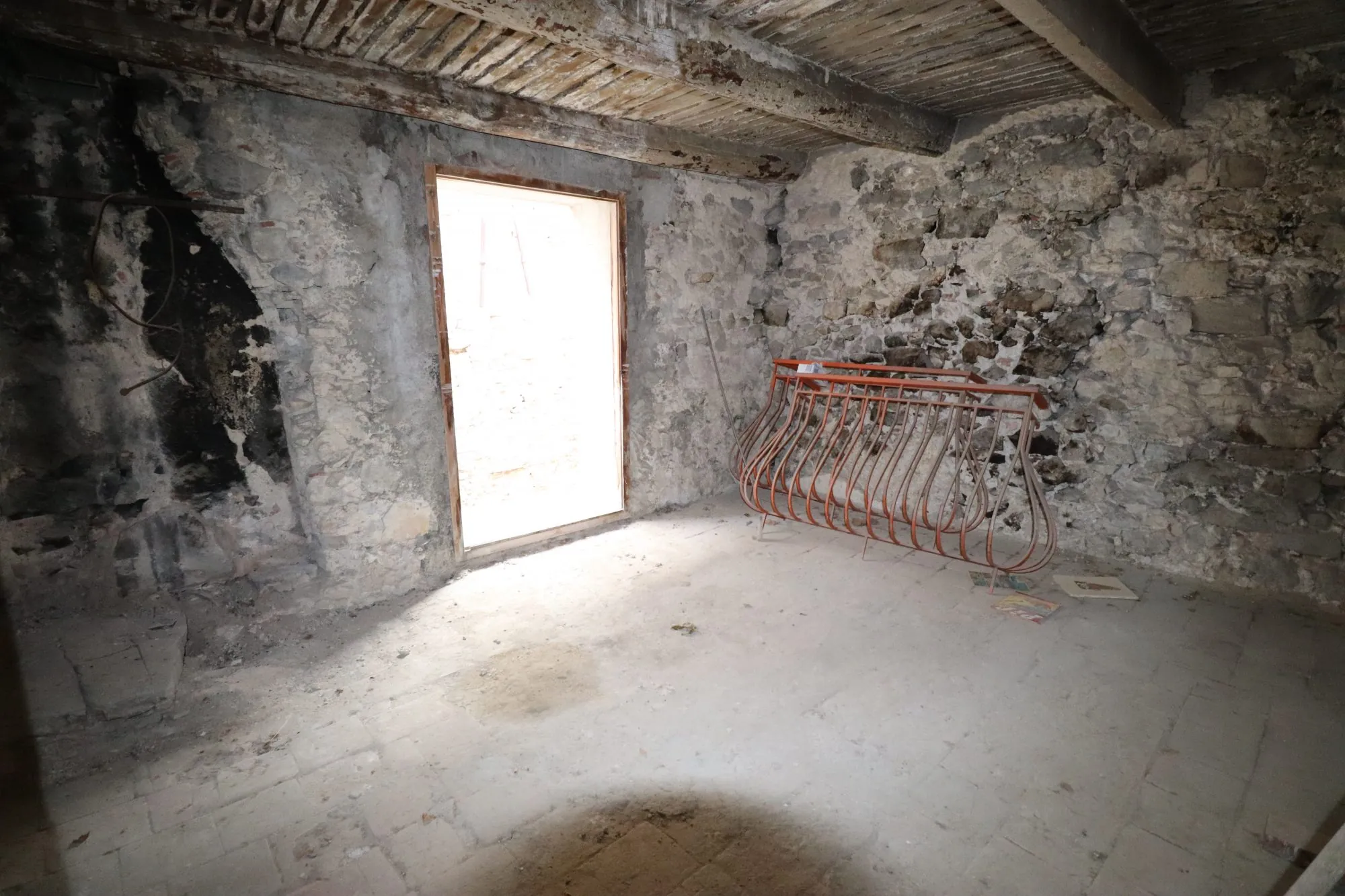 Appartement à rénover de 60 m² à Castellar - Opportunité à saisir 
