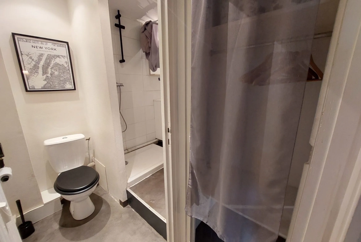 Studio de 30,2 m² à Chamalières avec cave et ascenseur, proximité transports et commerces 
