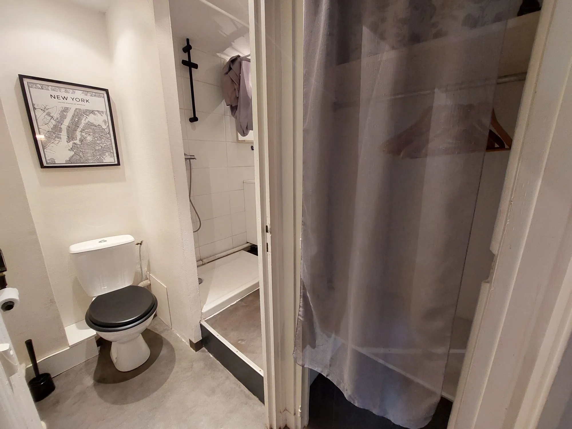 Studio de 30,2 m² à Chamalières avec cave et ascenseur, proximité transports et commerces 
