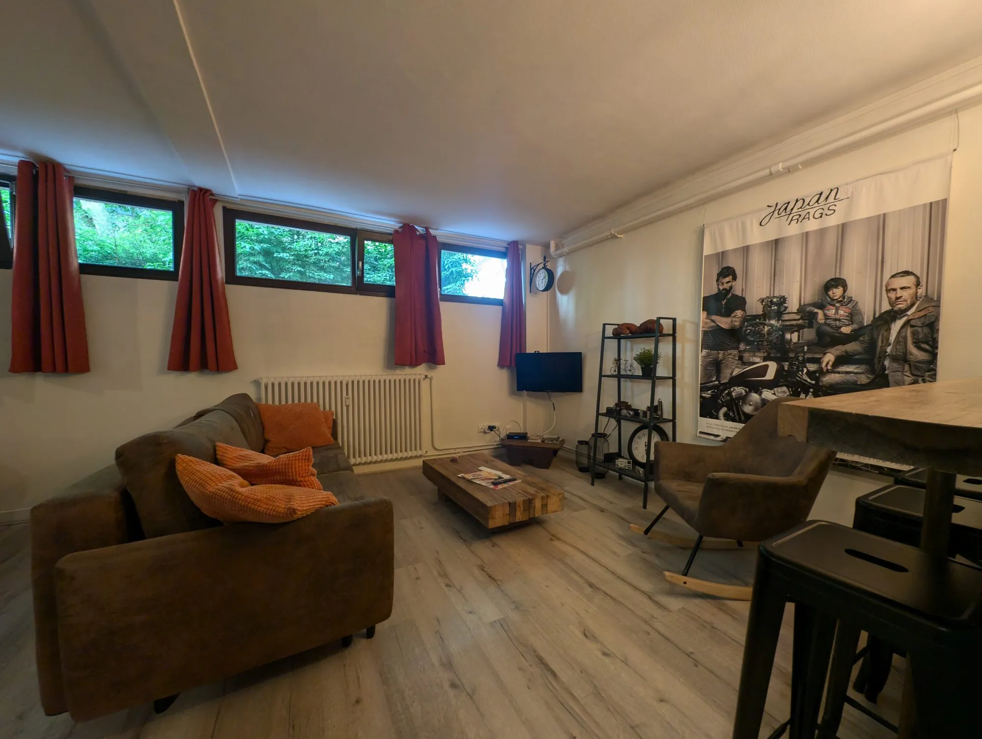 Studio de 30,2 m² à Chamalières avec cave et ascenseur, proximité transports et commerces 