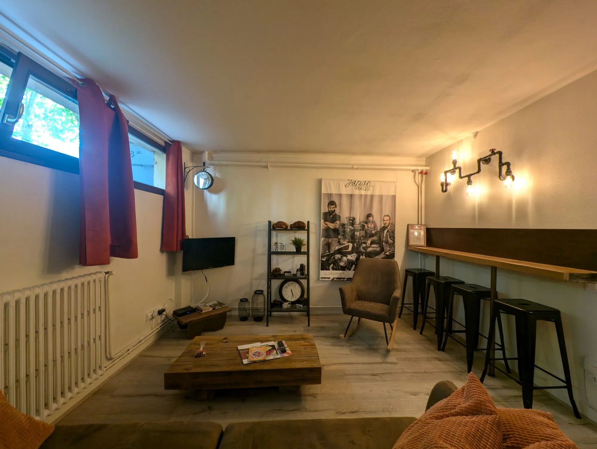 Studio de 30,2 m² à Chamalières avec cave et ascenseur, proximité transports et commerces 