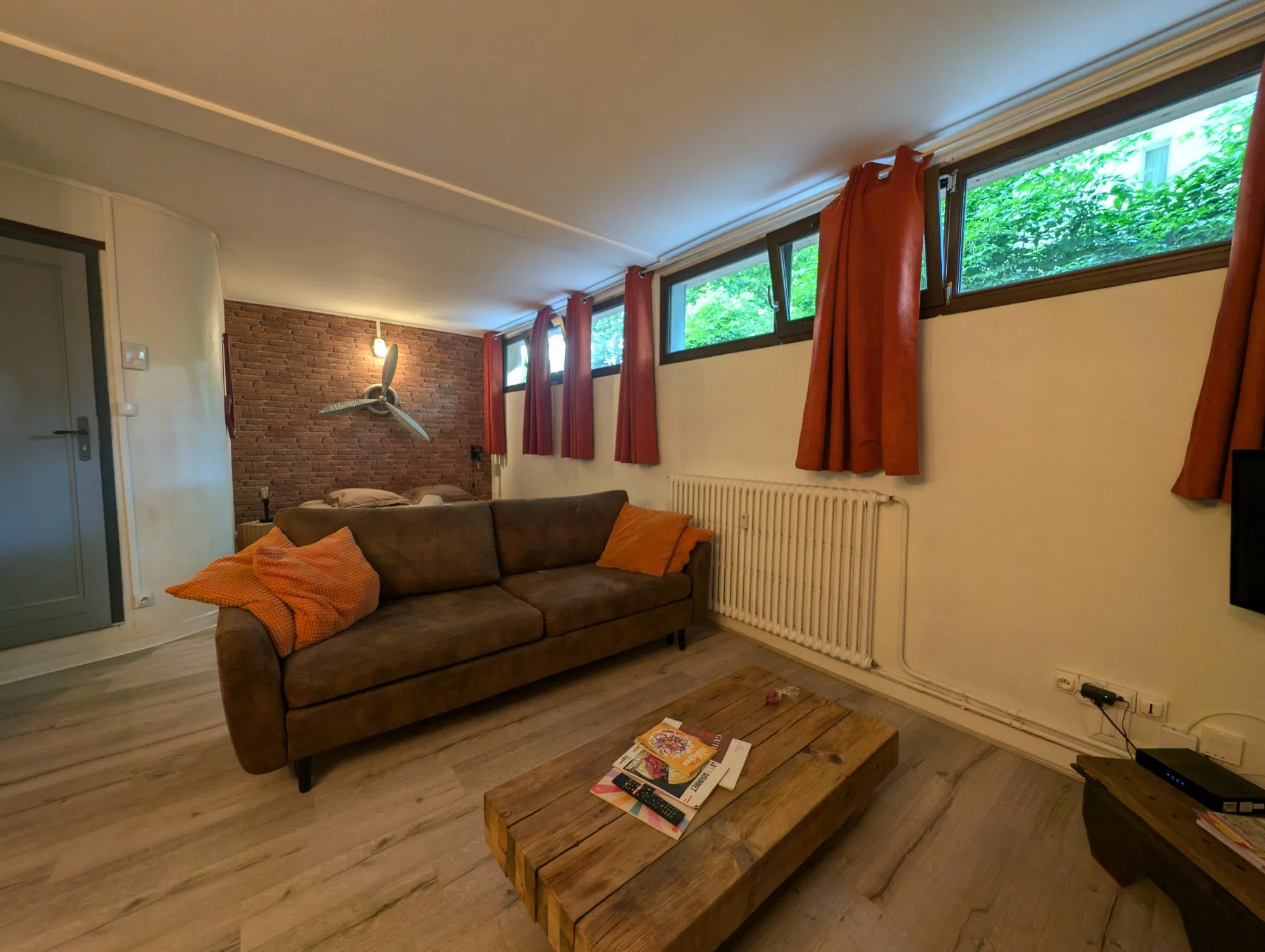 Studio de 30,2 m² à Chamalières avec cave et ascenseur, proximité transports et commerces 