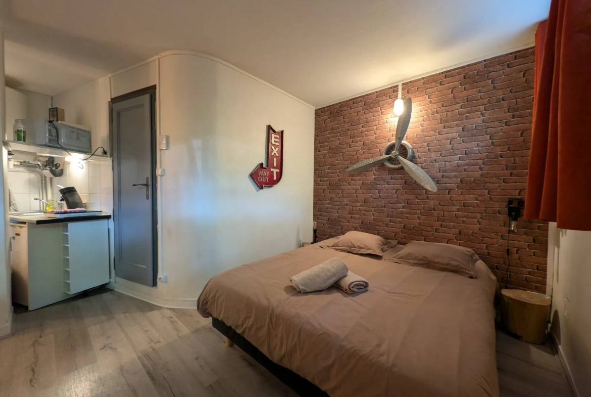 Studio de 30,2 m² à Chamalières avec cave et ascenseur, proximité transports et commerces 