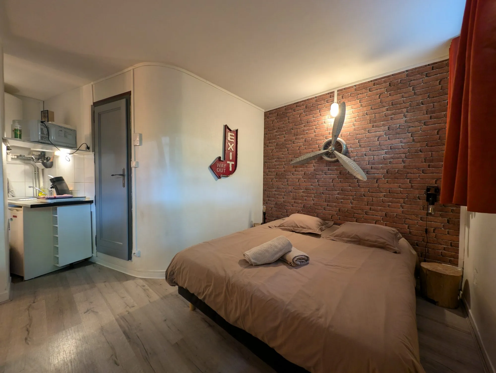 Studio de 30,2 m² à Chamalières avec cave et ascenseur, proximité transports et commerces 