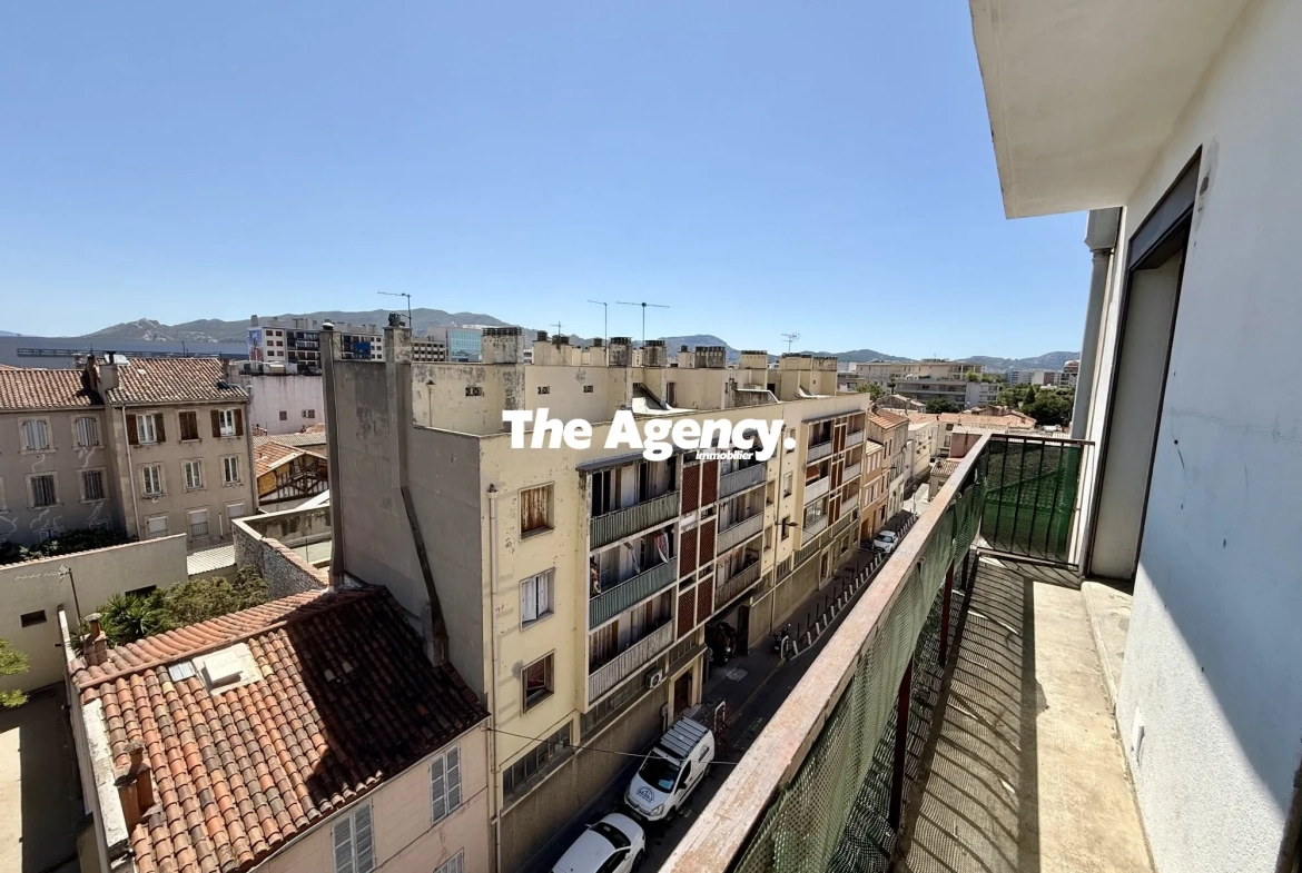Appartement 2 pièces à Marseille Menpenti avec balcon et cave, dernière étage 