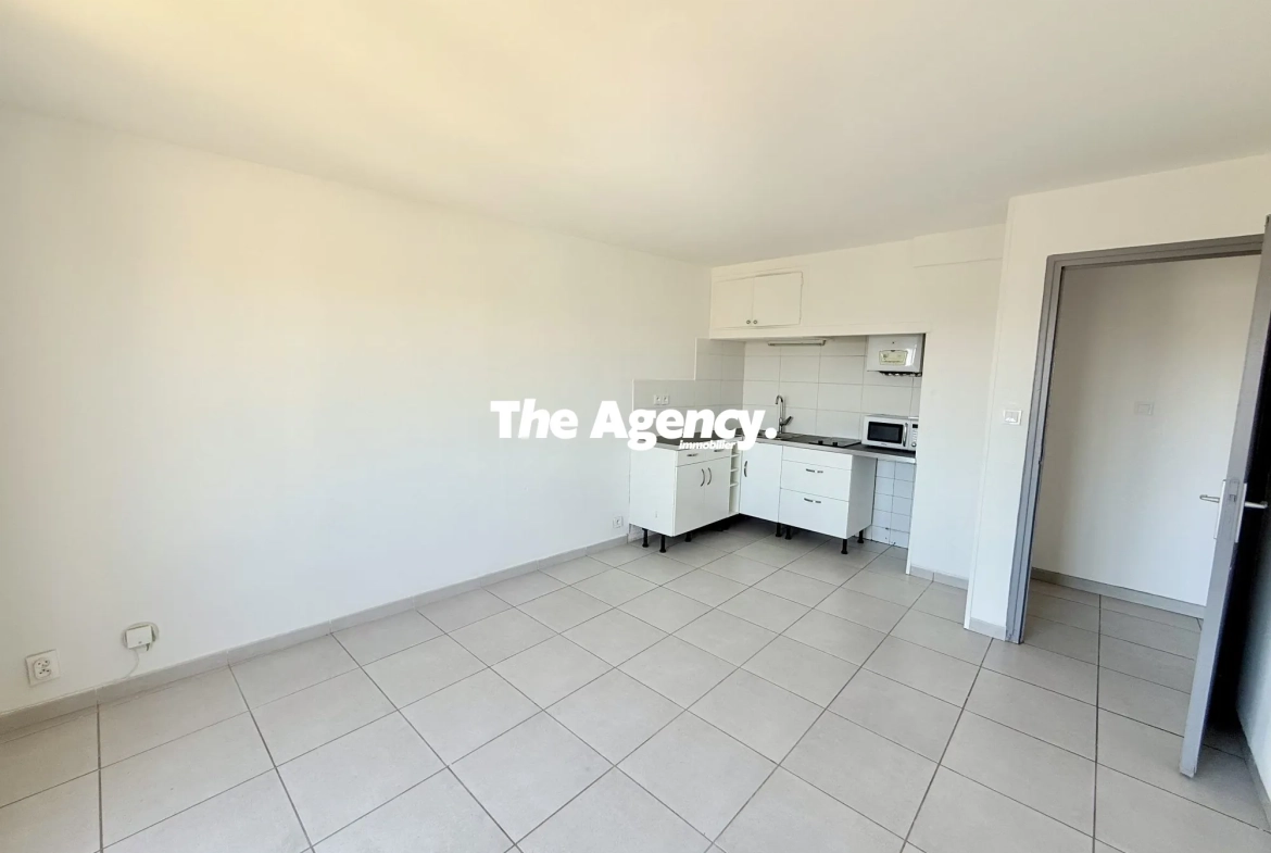 Appartement 2 pièces à Marseille Menpenti avec balcon et cave, dernière étage 