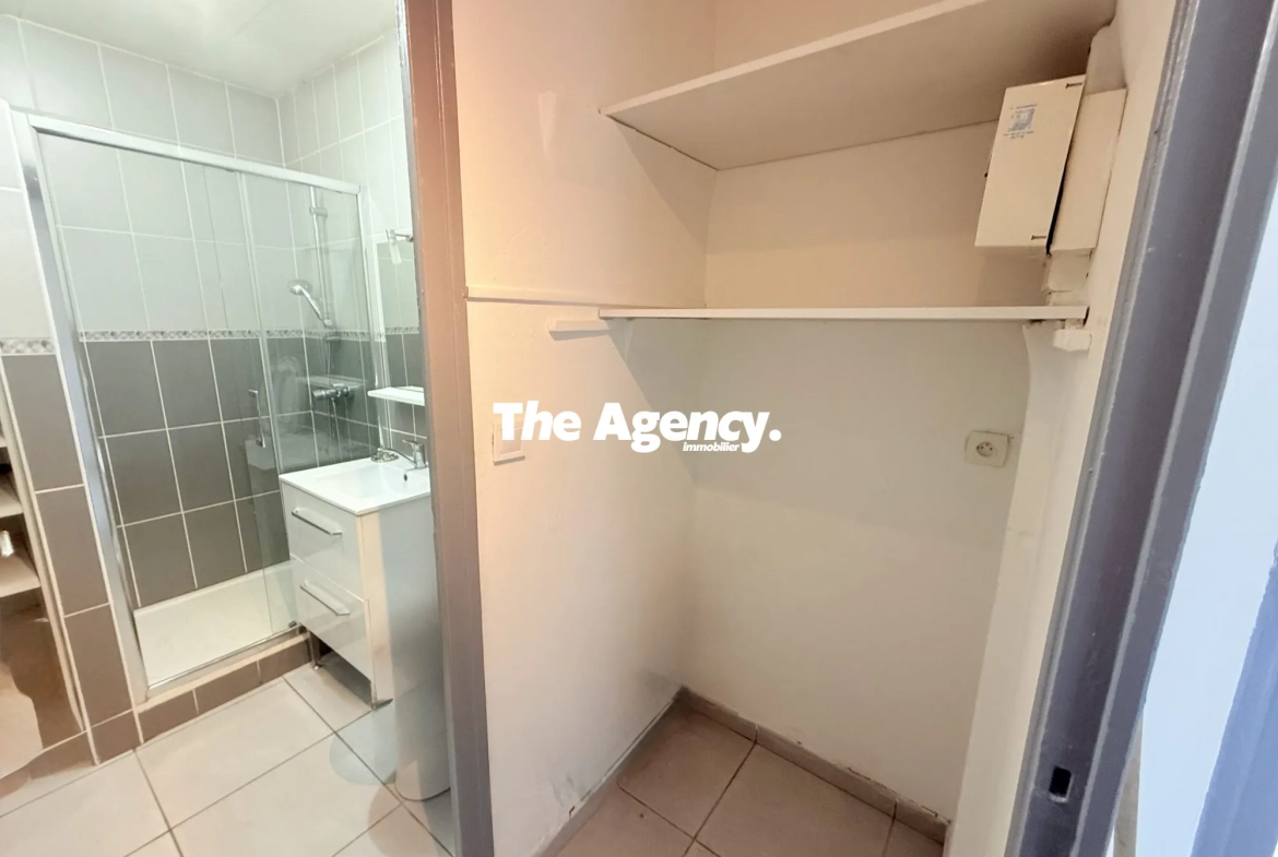 Appartement 2 pièces à Marseille Menpenti avec balcon et cave, dernière étage 