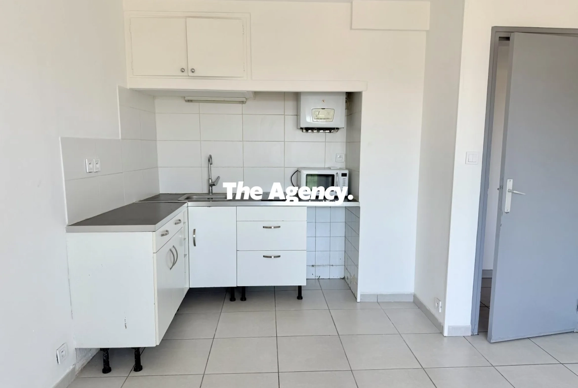 Appartement 2 pièces à Marseille Menpenti avec balcon et cave, dernière étage 