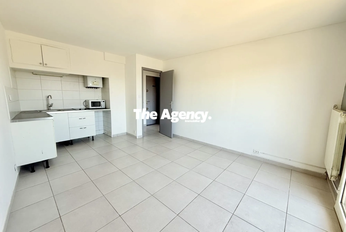 Appartement 2 pièces à Marseille Menpenti avec balcon et cave, dernière étage 