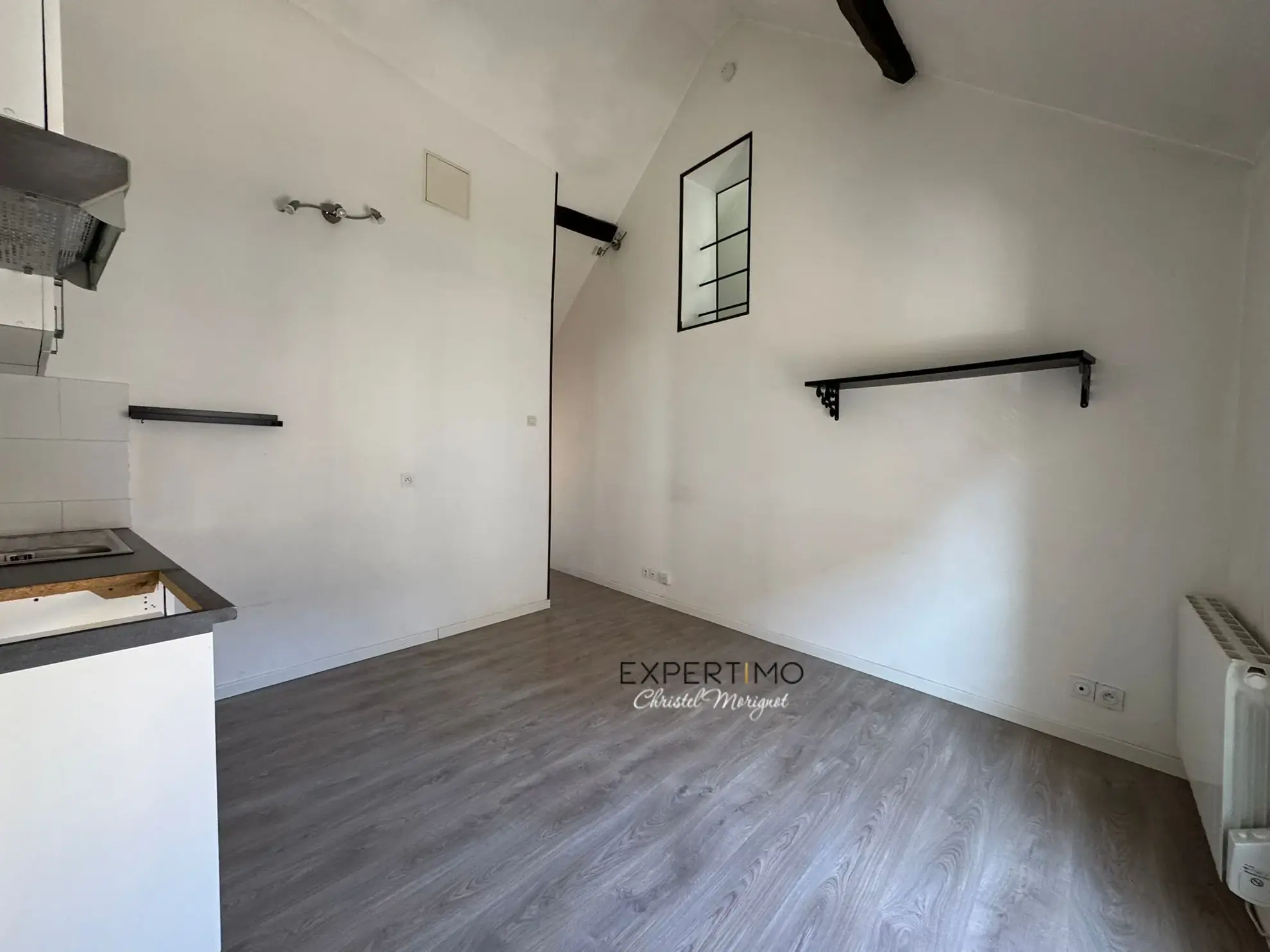 Appartement T2 en Centre-ville d'Esbly avec parking, proche gare et commerces 