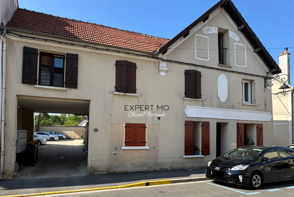 Appartement T2 en Centre-ville d'Esbly avec parking, proche gare et commerces 