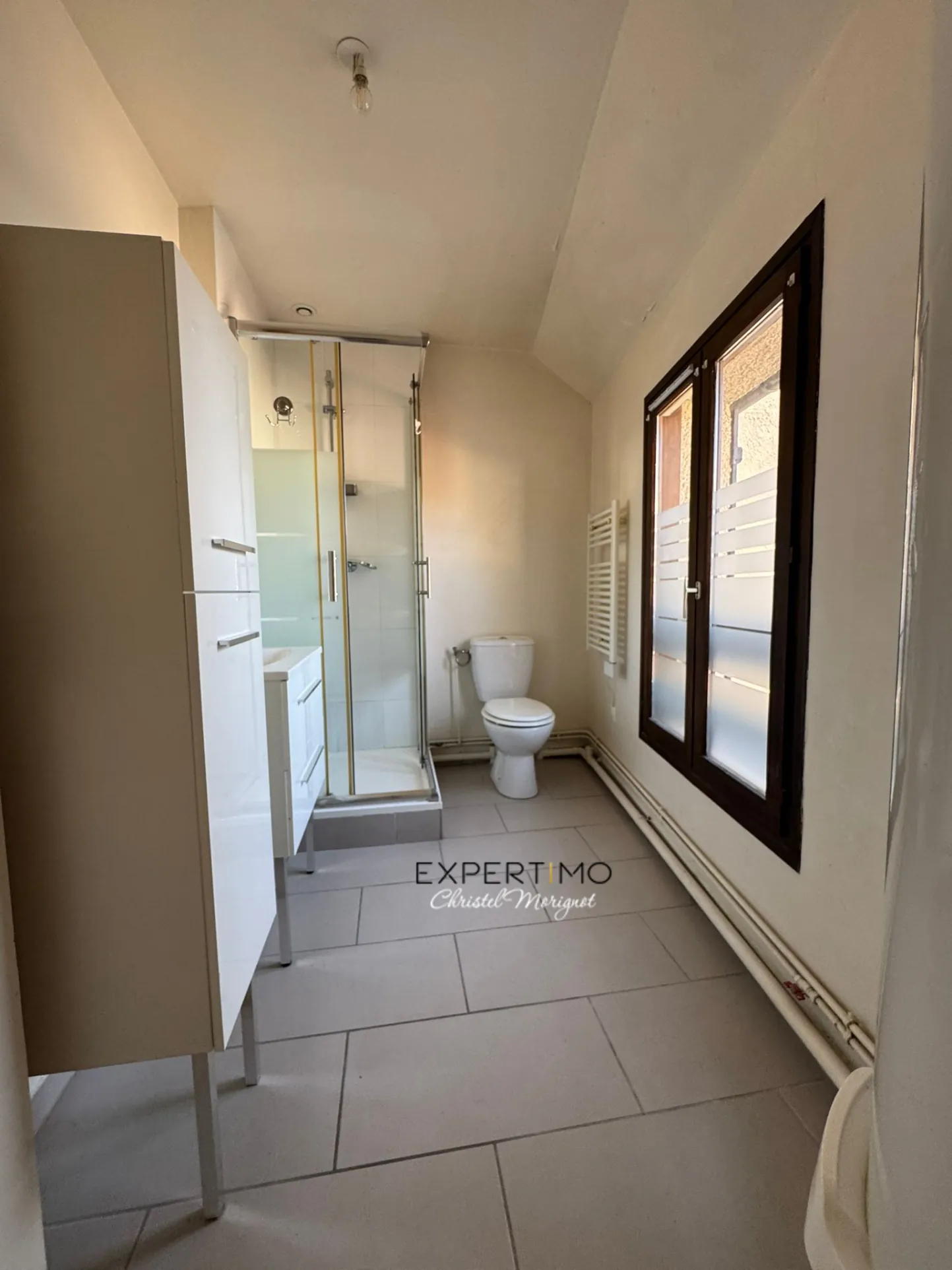 Appartement T2 en Centre-ville d'Esbly avec parking, proche gare et commerces 