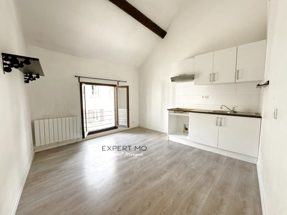 Appartement T2 en Centre-ville d'Esbly avec parking, proche gare et commerces