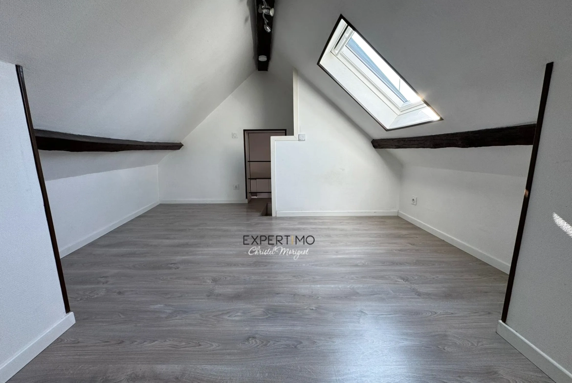 Appartement T2 en Centre-ville d'Esbly avec parking, proche gare et commerces 