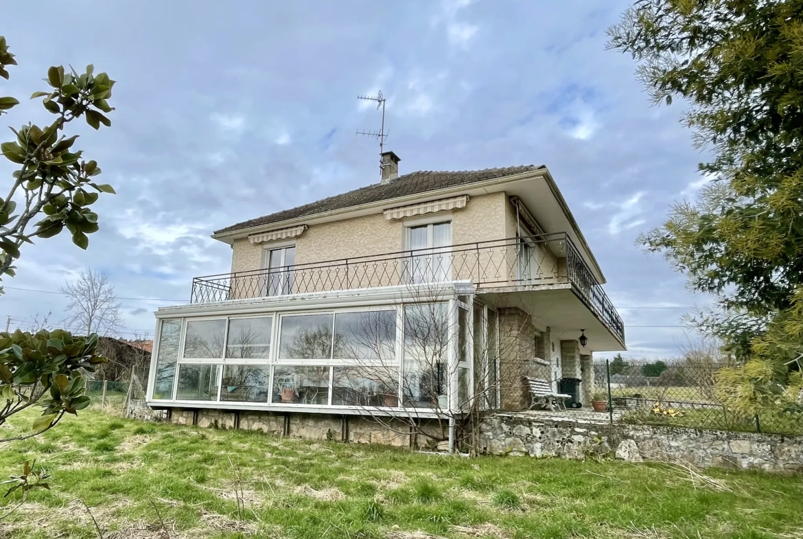 Maison de 110 m² avec véranda, garage et terrain à Malemort 