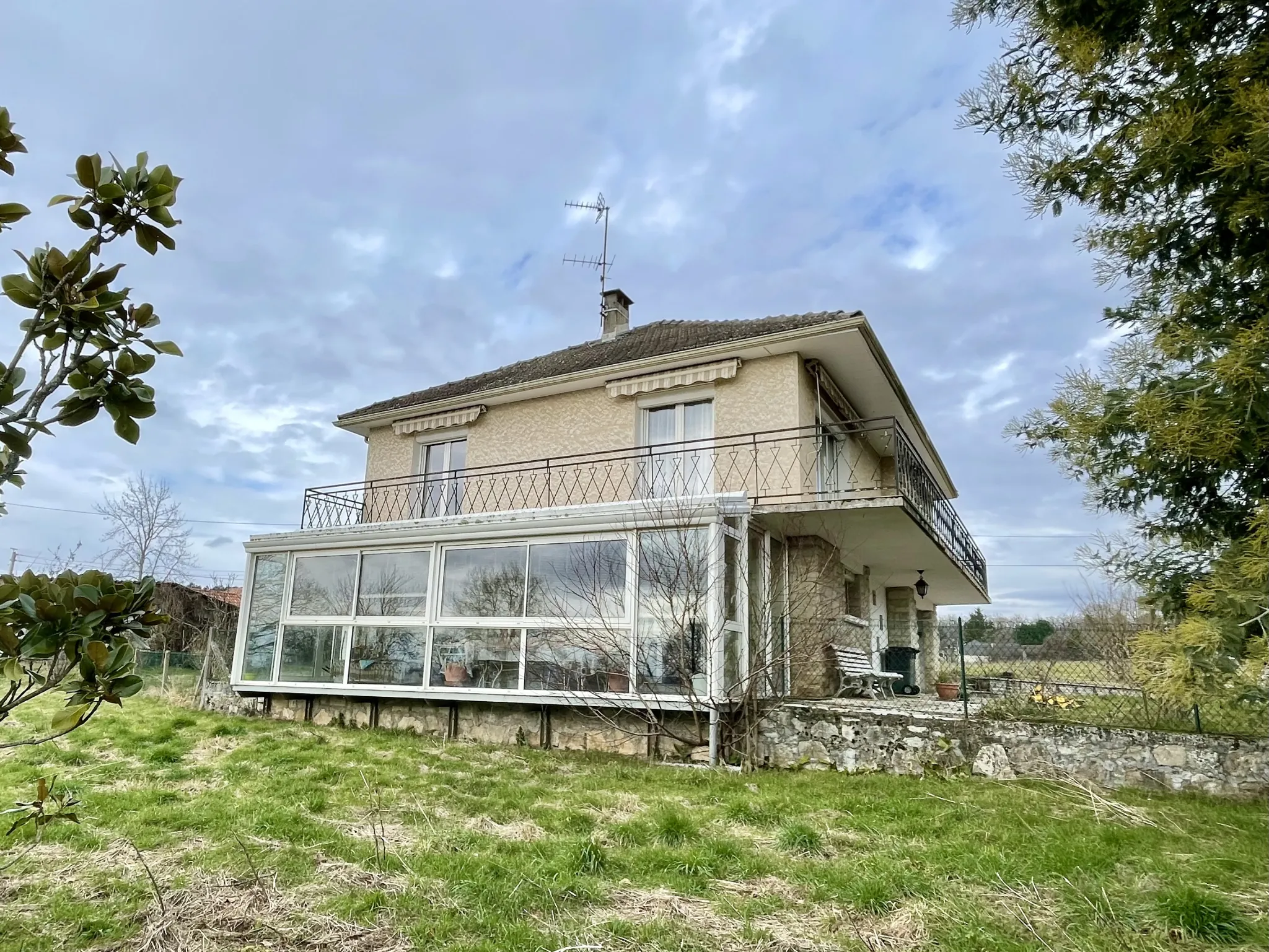 Maison de 110 m² avec véranda, garage et terrain à Malemort 