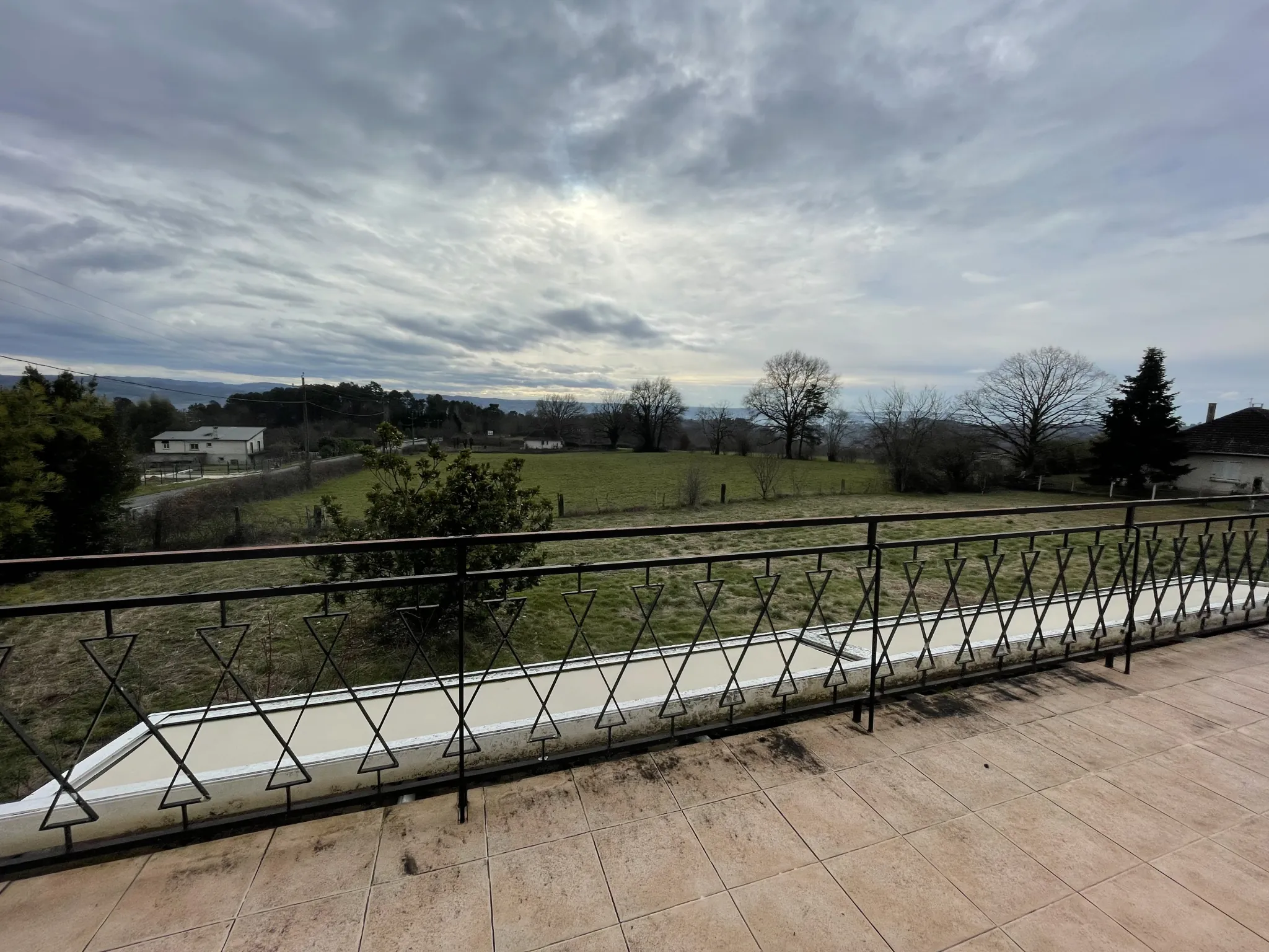 Maison de 110 m² avec véranda, garage et terrain à Malemort 