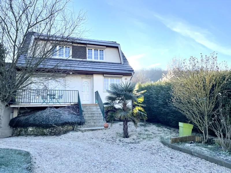 Maison à Nogent l'Artaud avec jardin de 1300 m², proche Paris et commodités 