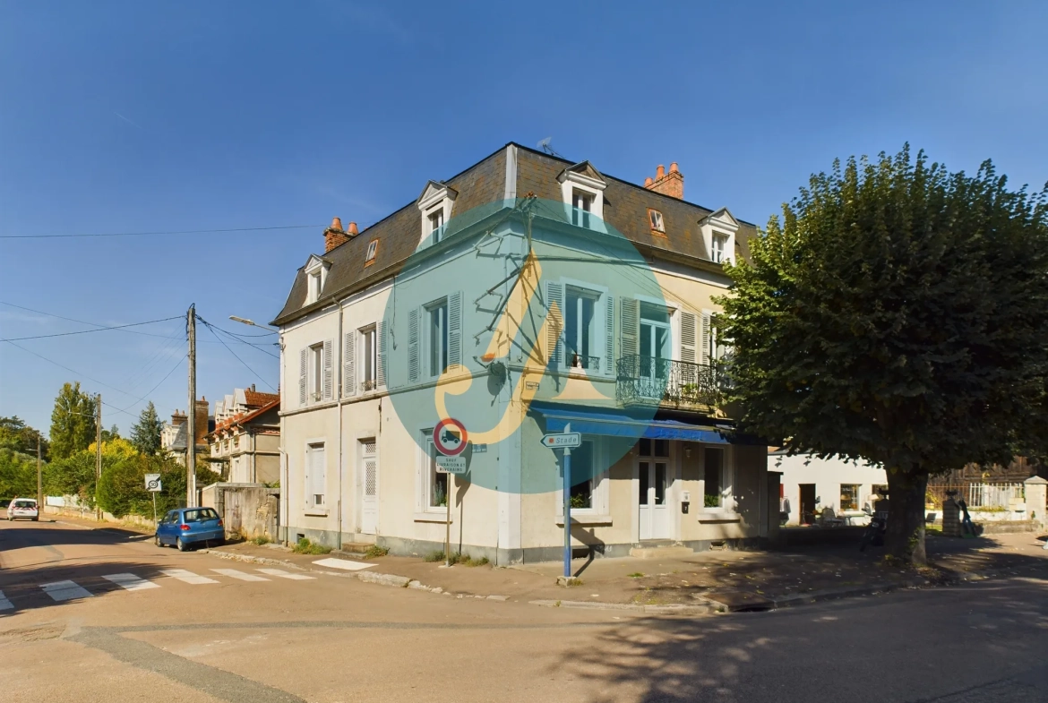 Maison de caractère avec 5 chambres et studio indépendant à Clamecy 