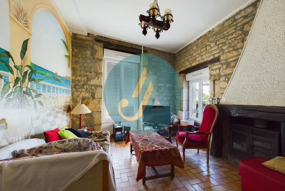 Maison de caractère avec 5 chambres et studio indépendant à Clamecy 