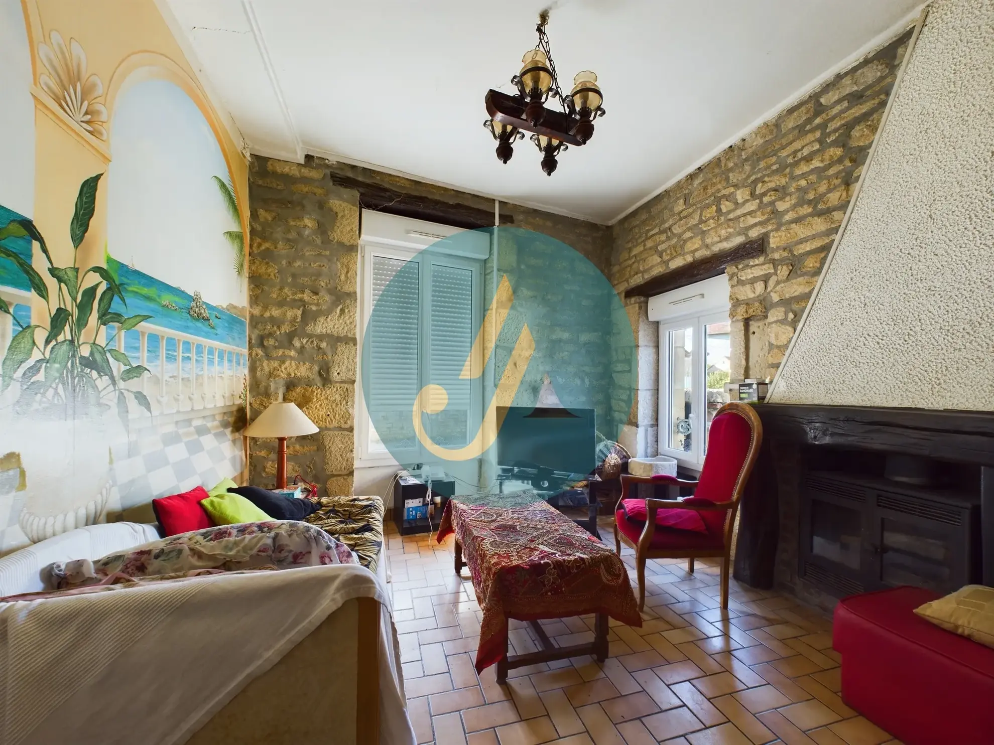 Maison de caractère avec 5 chambres et studio indépendant à Clamecy 