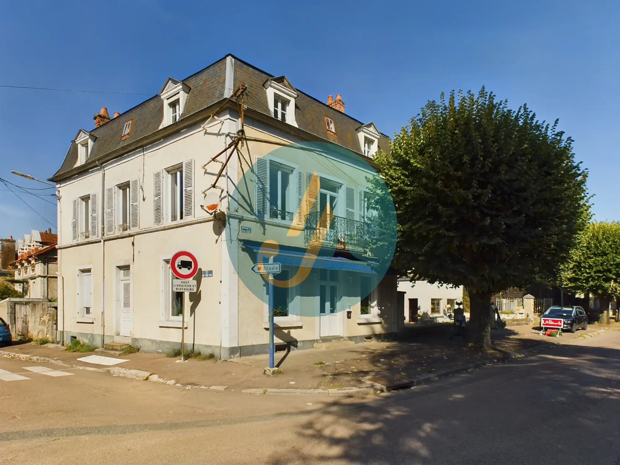 Maison de caractère avec 5 chambres et studio indépendant à Clamecy 