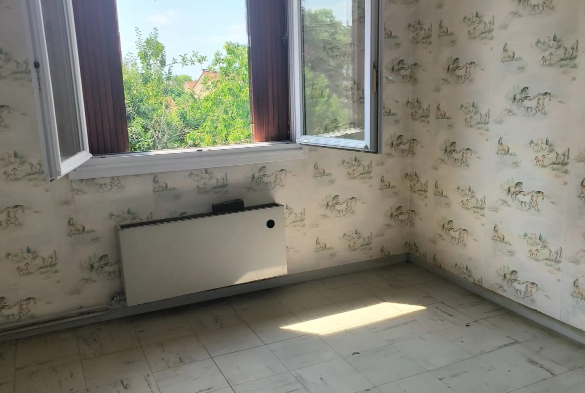 Maison à vendre à Lameilhé, 4 chambres, jardin et terrasse, potentiel de rénovation 