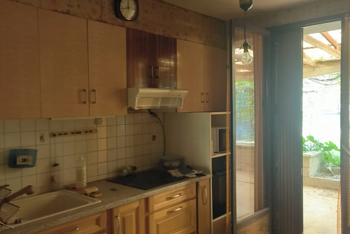 Maison à vendre à Lameilhé, 4 chambres, jardin et terrasse, potentiel de rénovation 