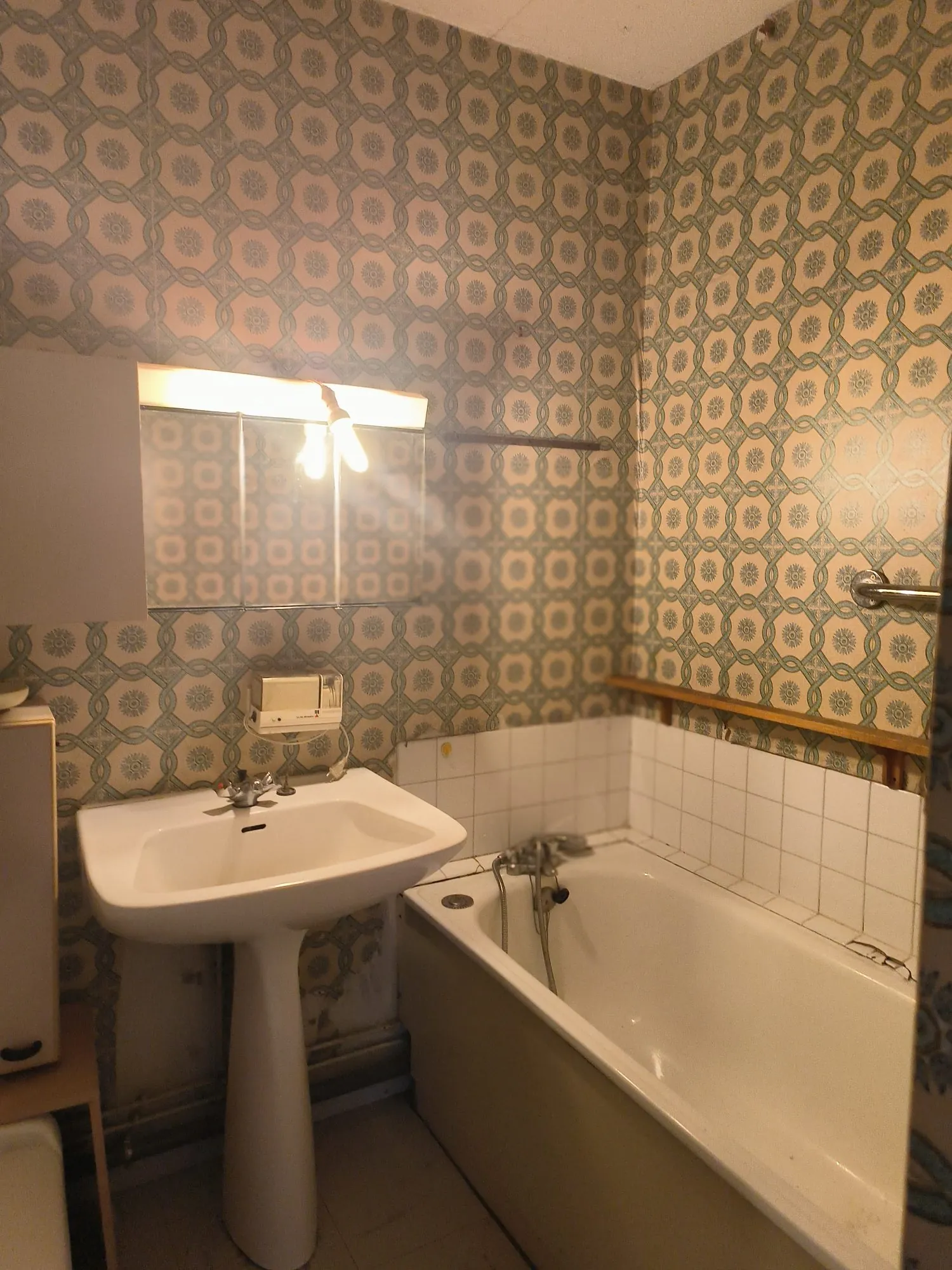 Maison à vendre à Lameilhé, 4 chambres, jardin et terrasse, potentiel de rénovation 