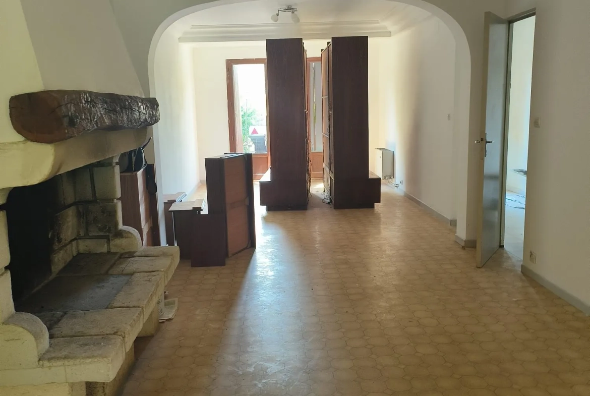 Maison à vendre à Lameilhé, 4 chambres, jardin et terrasse, potentiel de rénovation 