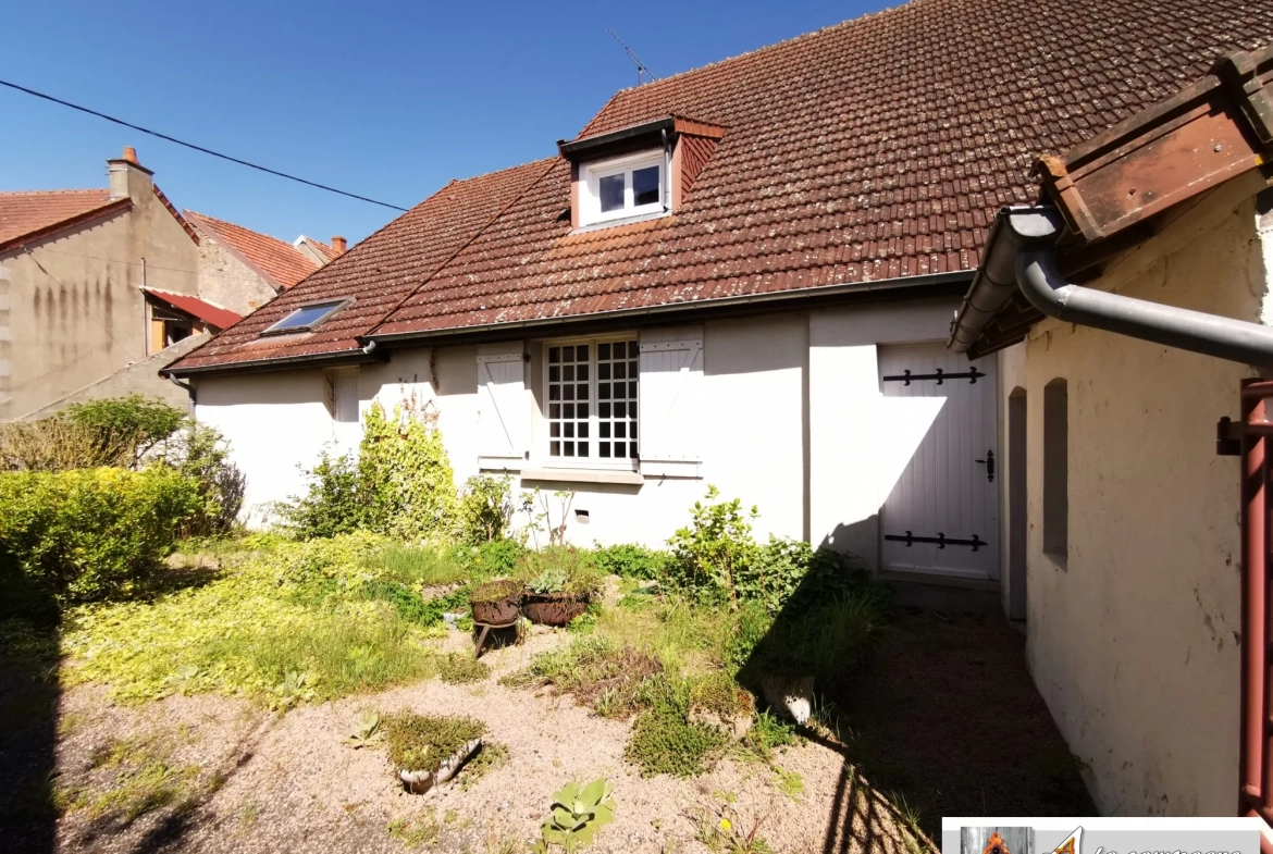 Charmante maison de village avec garage, jardin et cour à Sannat 