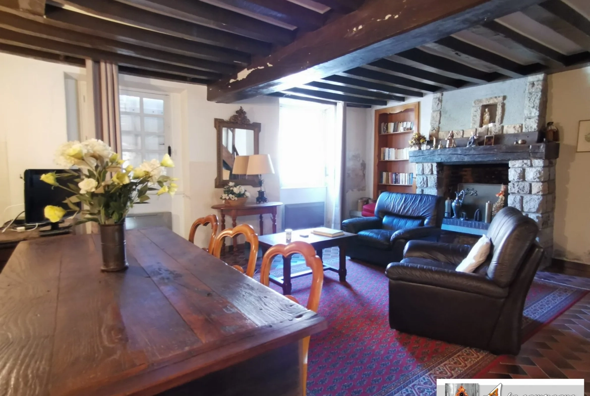 Charmante maison de village avec garage, jardin et cour à Sannat 