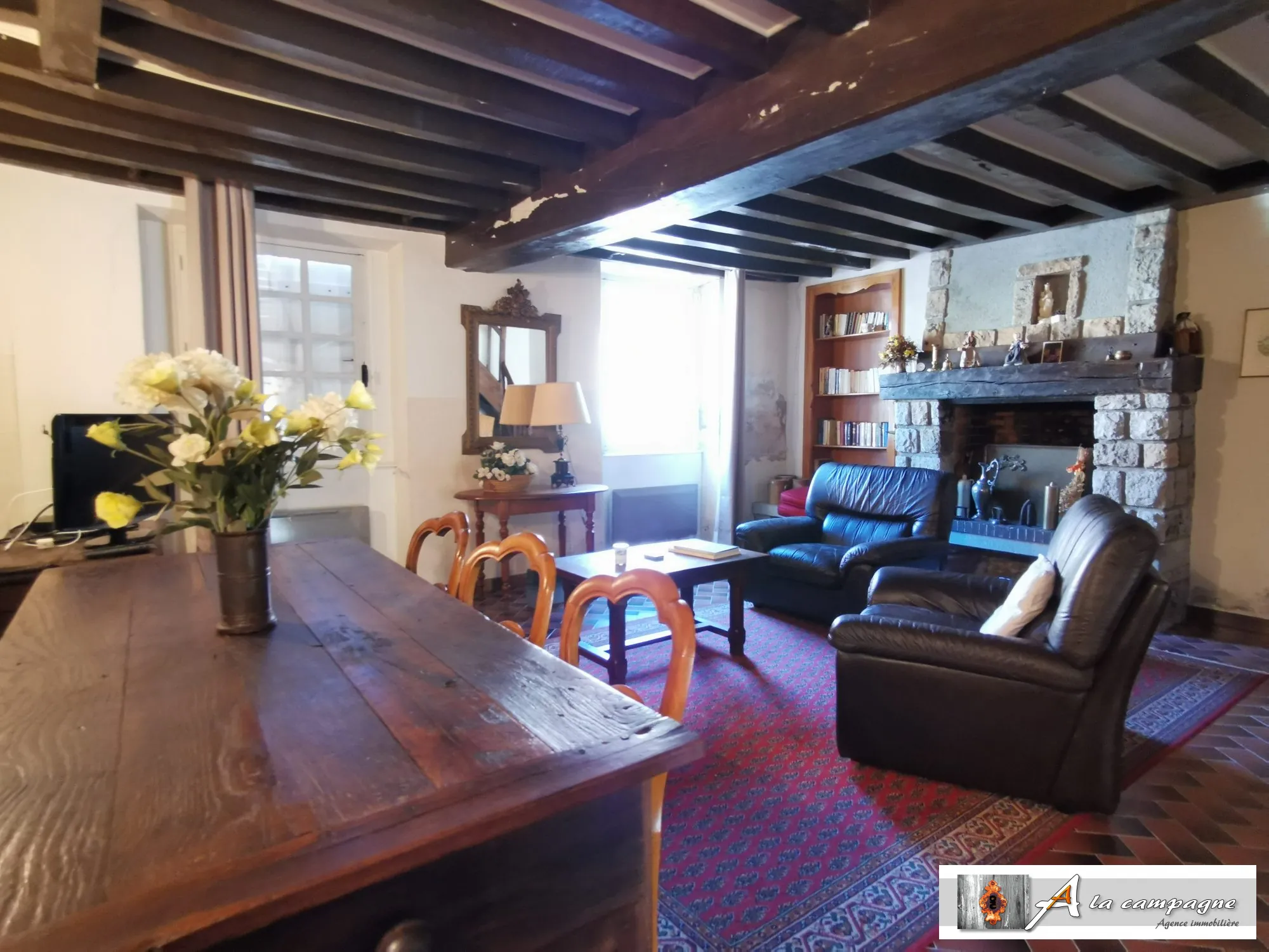 Charmante maison de village avec garage, jardin et cour à Sannat 