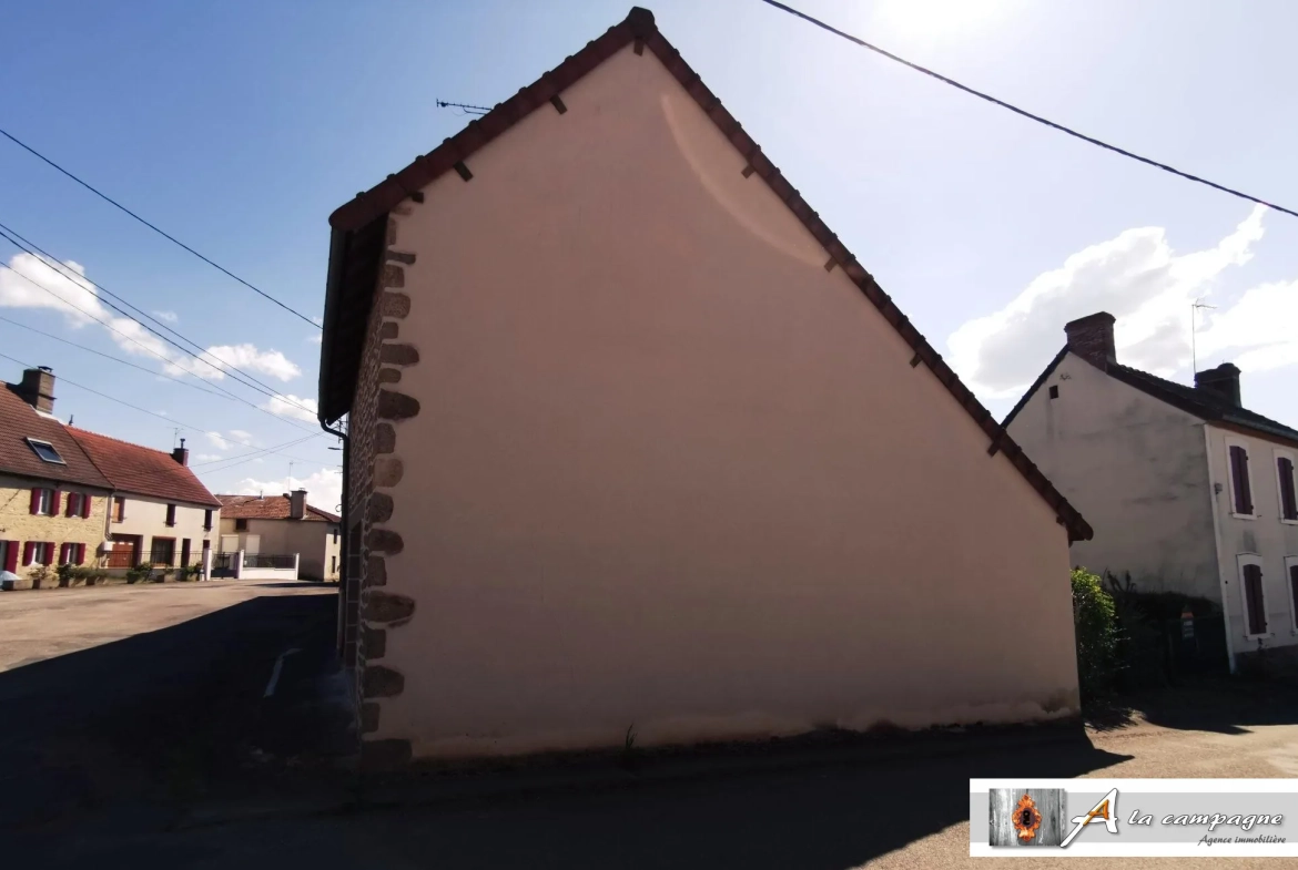 Charmante maison de village avec garage, jardin et cour à Sannat 