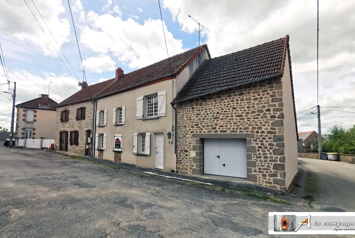 Charmante maison de village avec garage, jardin et cour à Sannat 