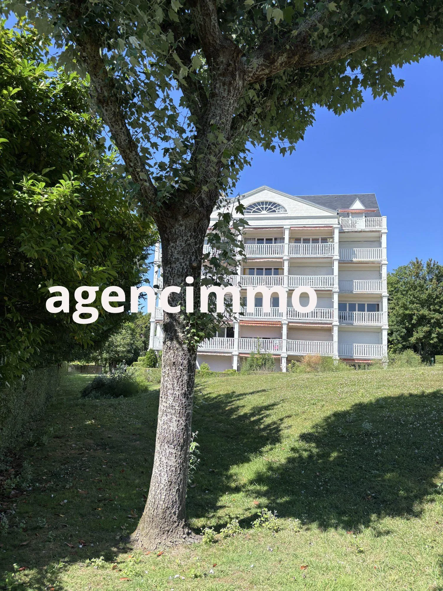 Magnifique studio avec terrasse, vue mer et jardin à Trouville-sur-Mer 
